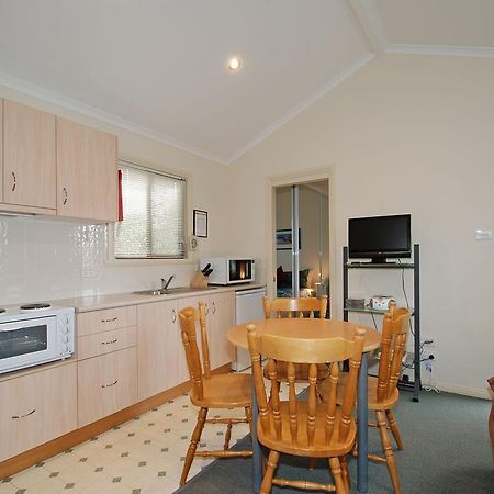 Triabunna Cabin & Caravan Park Exteriér fotografie